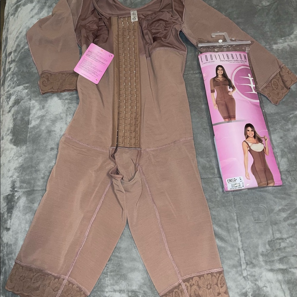 BRAND NEW Shapewear, Spandex, Post Op One piece girdle with sleeves
- C9016